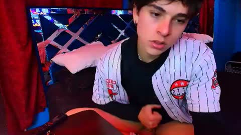 Snapshot of luke_howland chatting on July 9, 2026, 6:17 am Luke online show from July 9, 2026, 6:17 am