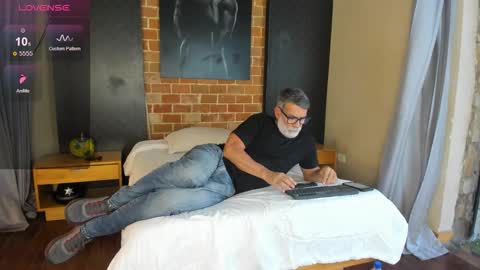 Luke Crews online show from September 28, 2025, 8:03 pm