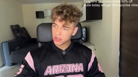 Snapshot of lukedesirable chatting on June 21, 2026, 6:38 am lukedesirable online show from June 21, 2026, 6:38 am