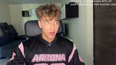 Snapshot of lukedesirable chatting on June 22, 2026, 6:21 am lukedesirable online show from June 22, 2026, 6:21 am