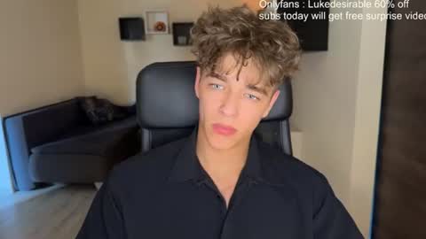 Snapshot of lukedesirable chatting on July 8, 2026, 4:11 pm lukedesirable online show from July 8, 2026, 4:11 pm