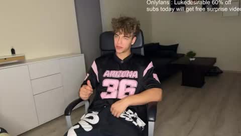 Snapshot of lukedesirable chatting on July 15, 2026, 9:42 pm lukedesirable online show from July 15, 2026, 9:42 pm
