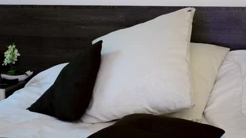 Lukhas f4f online show from September 22, 2025, 12:34 am