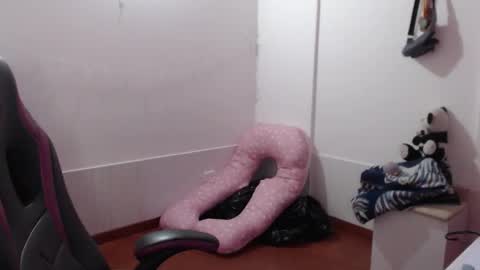 Vicky online show from February 27, 2025, 3:36 am