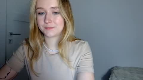 Lulu Baby18 online show from April 29, 2026, 7:42 pm