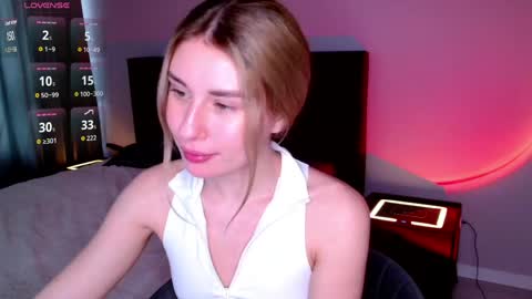 Roxy 3 online show from April 19, 2026, 8:24 am