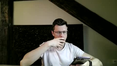 Andrew independent model 2000-0000 CET daily online show from April 15, 2026, 6:37 pm