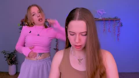 Sweet Lumi online show from April 18, 2026, 7:34 am