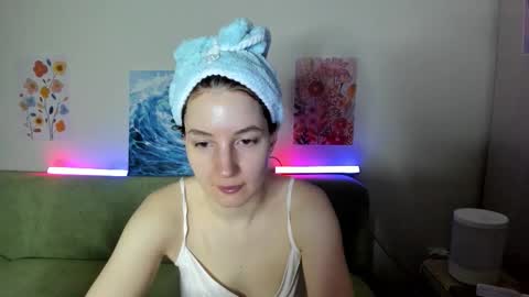 Snapshot of lumina_dark chatting on January 17, 2026, 2:11 pm Lumi online show from January 17, 2026, 2:11 pm