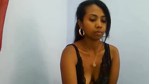 Snapshot of luna019 chatting on April 22, 2026, 8:06 am Luna online show from April 22, 2026, 8:06 am