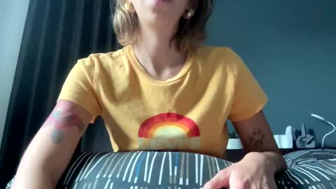 Snapshot of luna3589 chatting on December 6, 2024, 3:52 am Luna online show from December 6, 2024, 3:52 am