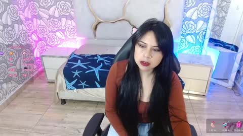 luna_1tay online show from April 7, 2026, 10:15 am