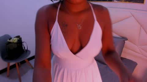 luna___smith online show from October 23, 2025, 11:31 am