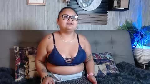 Luna online show from April 18, 2026, 2:43 pm