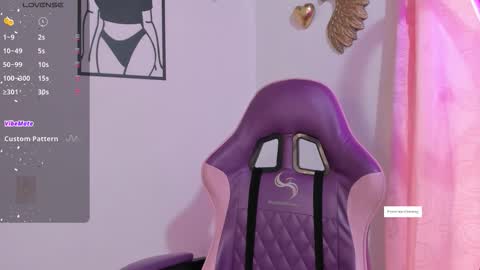 Luna online show from November 23, 2025, 5:02 pm