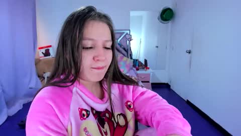 luna_analya online show from April 1, 2026, 2:03 pm