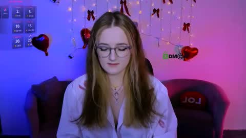 luna_berryy online show from March 18, 2026, 8:23 pm