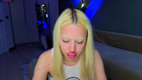 Snapshot of luna_beverly chatting on June 13, 2026, 8:29 pm luna_beverly online show from June 13, 2026, 8:29 pm