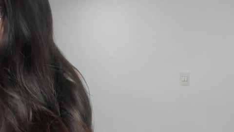 luna  online show from April 15, 2026, 11:06 am