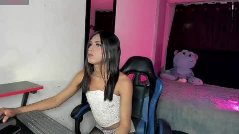 luna_duque online show from April 11, 2026, 3:38 pm