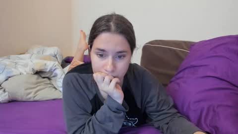 Snapshot of luna_elif chatting on November 8, 2025, 11:43 am luna_elif online show from November 8, 2025, 11:43 am