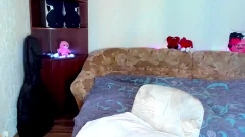 luna_evan online show from January 28, 2025, 11:17 am