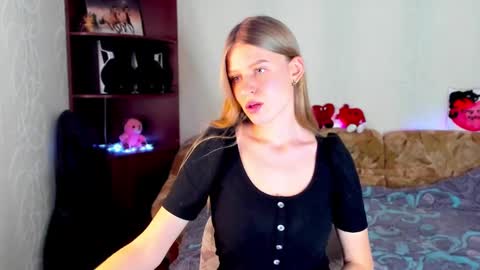 luna_evan online show from January 30, 2025, 11:11 am