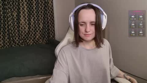 luna_loveeee online show from October 4, 2025, 3:15 am