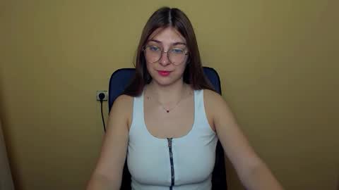 Luna online show from November 4, 2025, 8:57 am