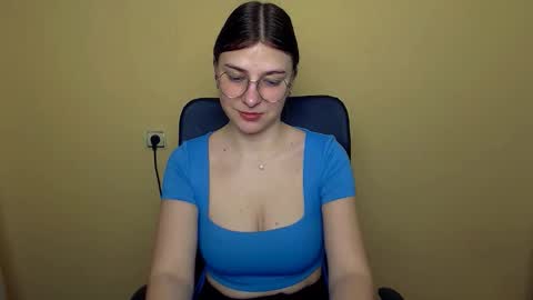 Luna online show from December 19, 2025, 10:11 am