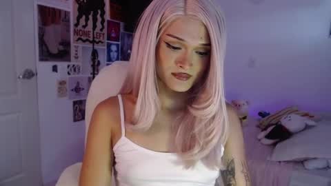 Snapshot of luna_mails chatting on May 17, 2026, 7:54 pm Luna online show from May 17, 2026, 7:54 pm
