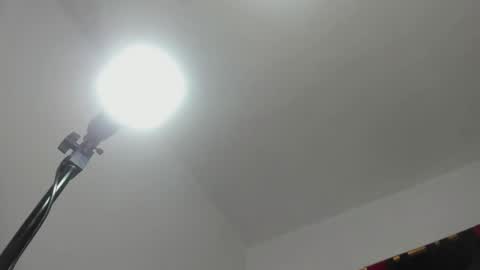 Luna  online show from May 1, 2026, 9:47 am