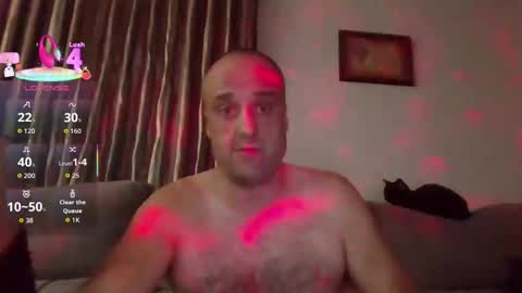 Luna online show from September 12, 2025, 9:15 pm