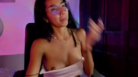 Snapshot of luna_roja257 chatting on June 25, 2026, 5:12 am Luna Roja26 online show from June 25, 2026, 5:12 am