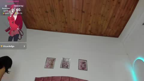 luna_velveth1 online show from April 3, 2026, 10:24 am