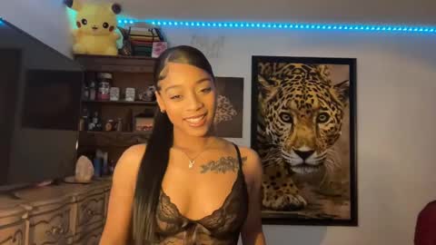 Snapshot of lunaa_11 chatting on December 16, 2024, 5:49 am lunaa_11 online show from December 16, 2024, 5:49 am