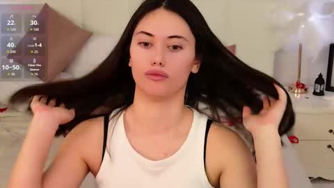 Snapshot of lunaa_baby_girl chatting on March 7, 2026, 5:59 am Luna online show from March 7, 2026, 5:59 am