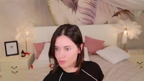 Snapshot of lunaa_baby_girl chatting on March 31, 2026, 8:53 pm Luna online show from March 31, 2026, 8:53 pm