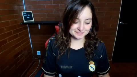 lunaa_m_ online show from February 12, 2025, 2:21 pm