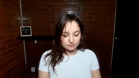 lunaa_m_ online show from February 24, 2025, 11:19 pm