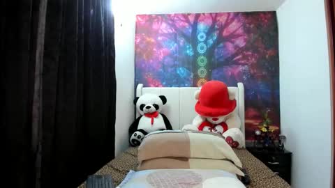 lunaa mayer online show from November 8, 2025, 1:06 am