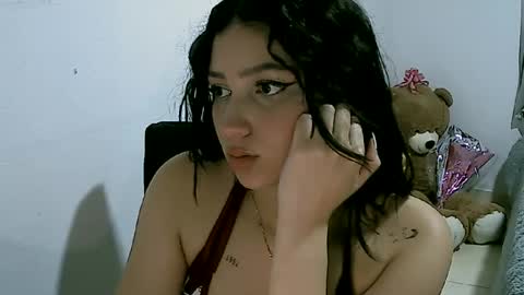 lunaa_sub online show from March 7, 2025, 6:22 pm