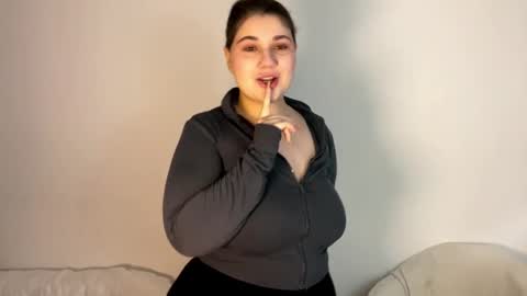 Luna online show from February 20, 2026, 7:43 am