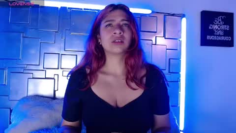 Snapshot of lunabloom2 chatting on February 11, 2026, 5:51 pm lunabloom2 online show from February 11, 2026, 5:51 pm