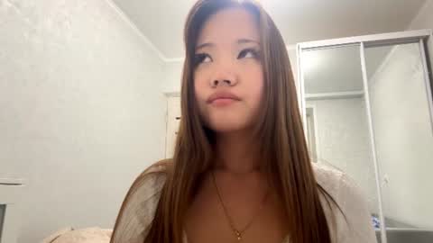 Snapshot of lunachaaaaan chatting on August 7, 2026, 9:06 pm Luna online show from August 7, 2026, 9:06 pm