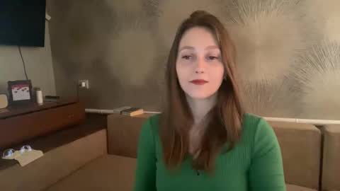 lunafeather online show from March 28, 2026, 5:18 am