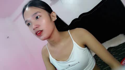 lunafoxx_ online show from February 4, 2026, 11:05 am