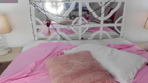 Luna Lasman  online show from January 2, 2025, 3:29 pm