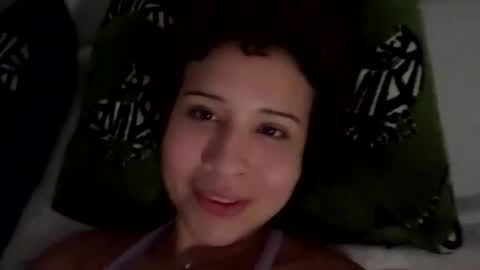 lunaloopzz online show from April 6, 2026, 4:46 am