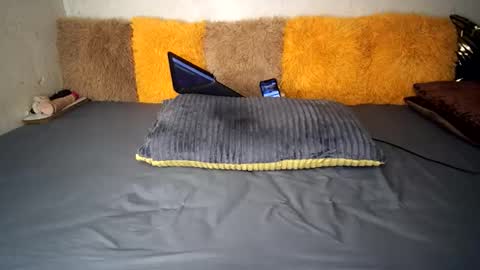 lunalure1 online show from November 14, 2025, 11:09 am